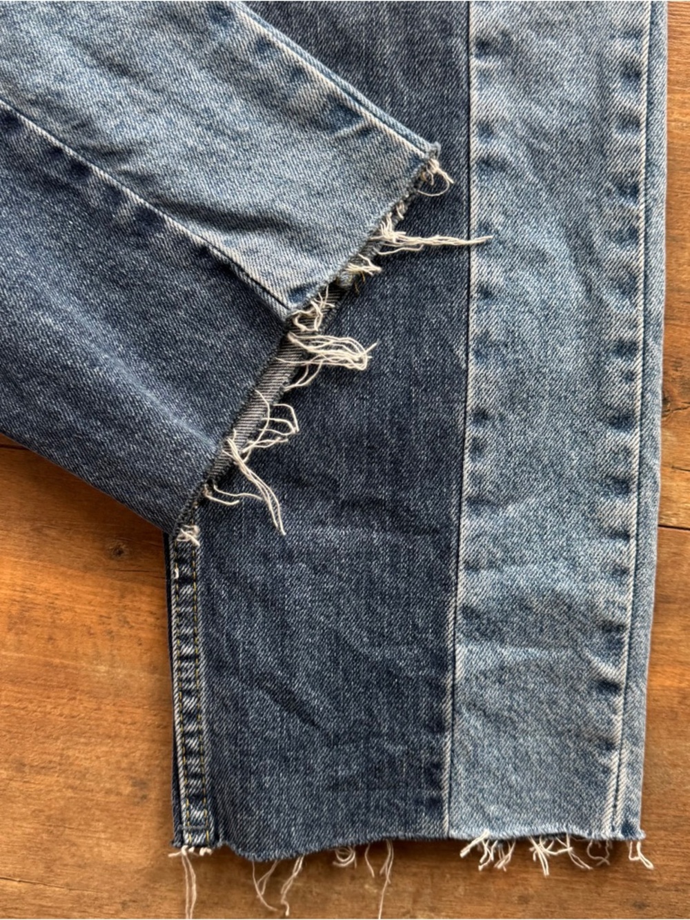 BDG Urban Outfitters Two-Toned High Rise Raw Hem Straight Leg Jessye Jean Sz 27 - Picture 3 of 9